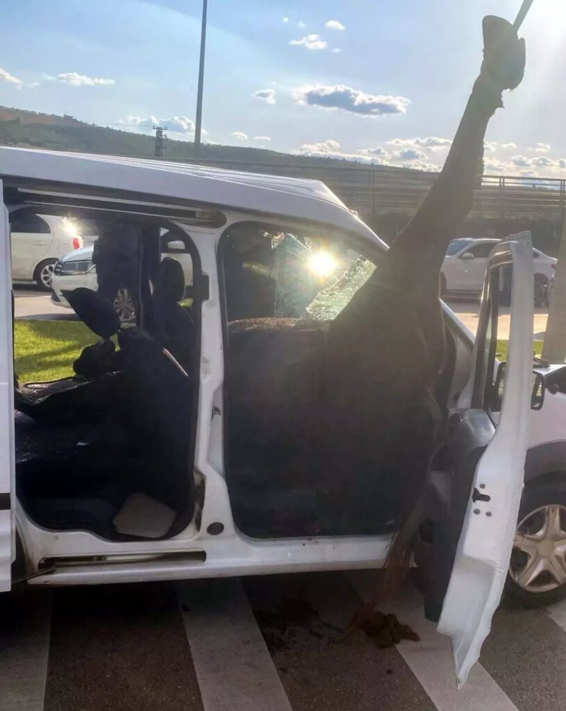 Gaziantep’te Sivil Polis Aracına At Çarptı: 2 Polis Yaralı