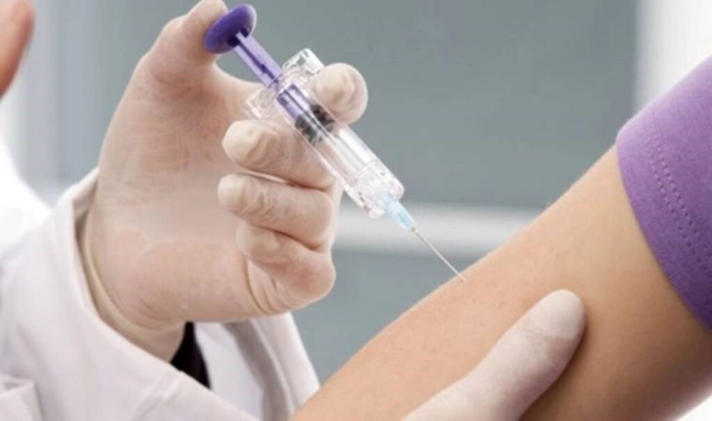HPV aşıyla önlenebiliyor, ancak bakanlık harekete geçmiyor: Yük belediyelere kaldı