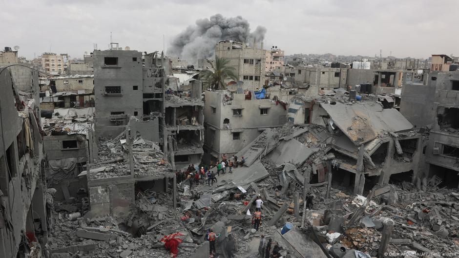 İsrail Gazze’de bir apartmanı vurdu: 23 ölü