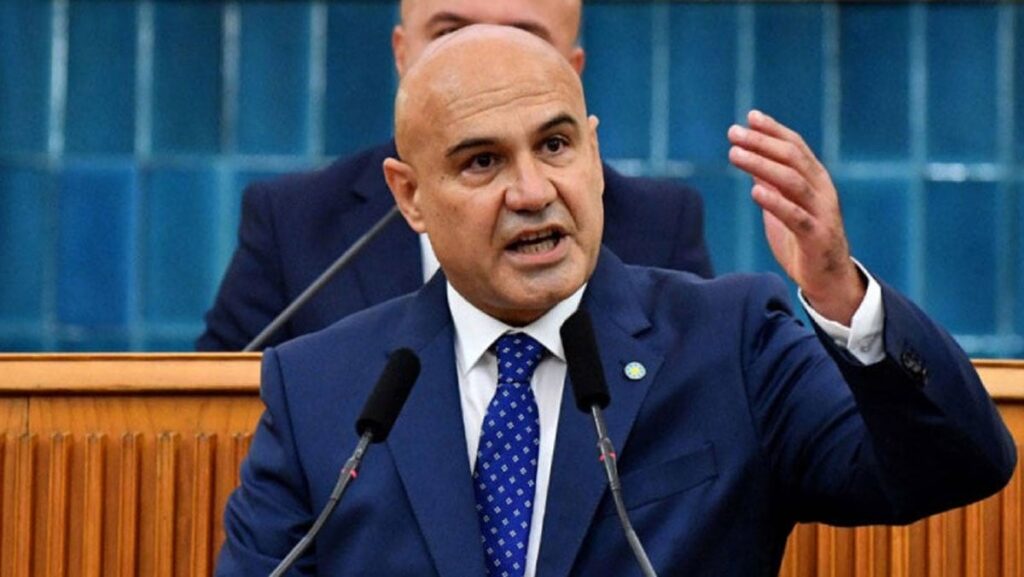 İYİ Partili Çömez’den Silivri’deki eyleme katılan gençlere ziyaret