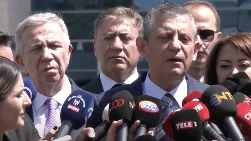Özel’den Kurtulmuş’a: AYM karar verecek, bir zibidi direnecek, talimatla herkes susacak; bundan sonra herkes görevini yapacak!