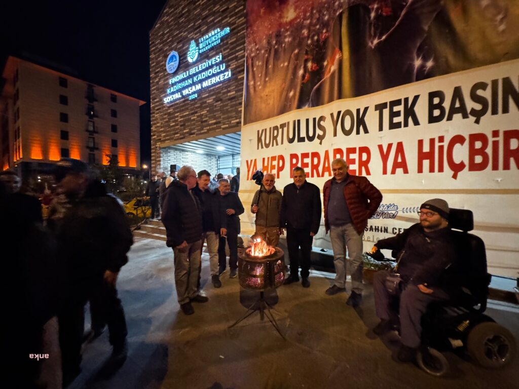 Rize’de ‘İmamoğlu için adalet nöbeti’ devam ediyor