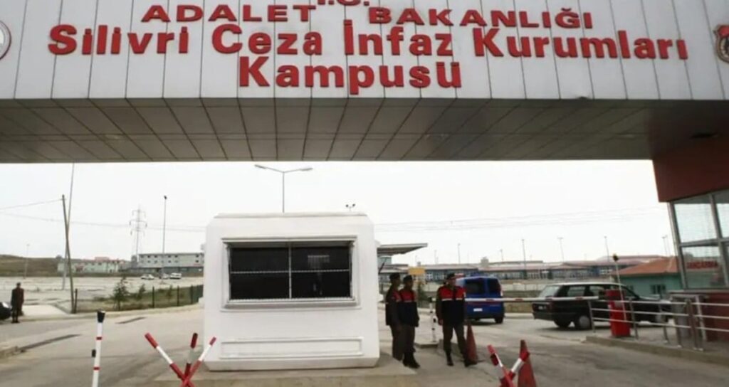 Silivri’de gençlere eziyet çektiriliyor