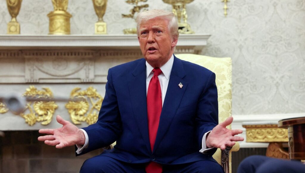 Trump ABD’nin iPhone üretebileceğine inanıyor