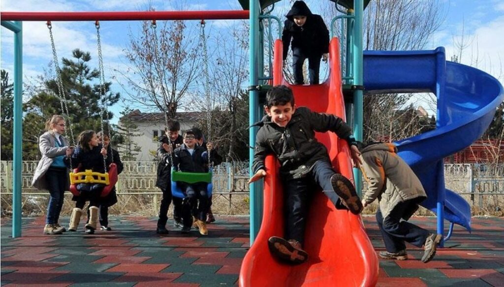 Türkiye’de çocuk nüfus azalıyor: 55 yıldır düşüşte!