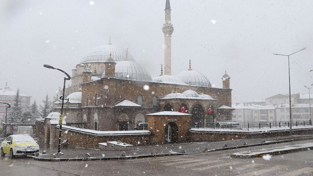 Yozgat’ta kar yağışı etkili oldu