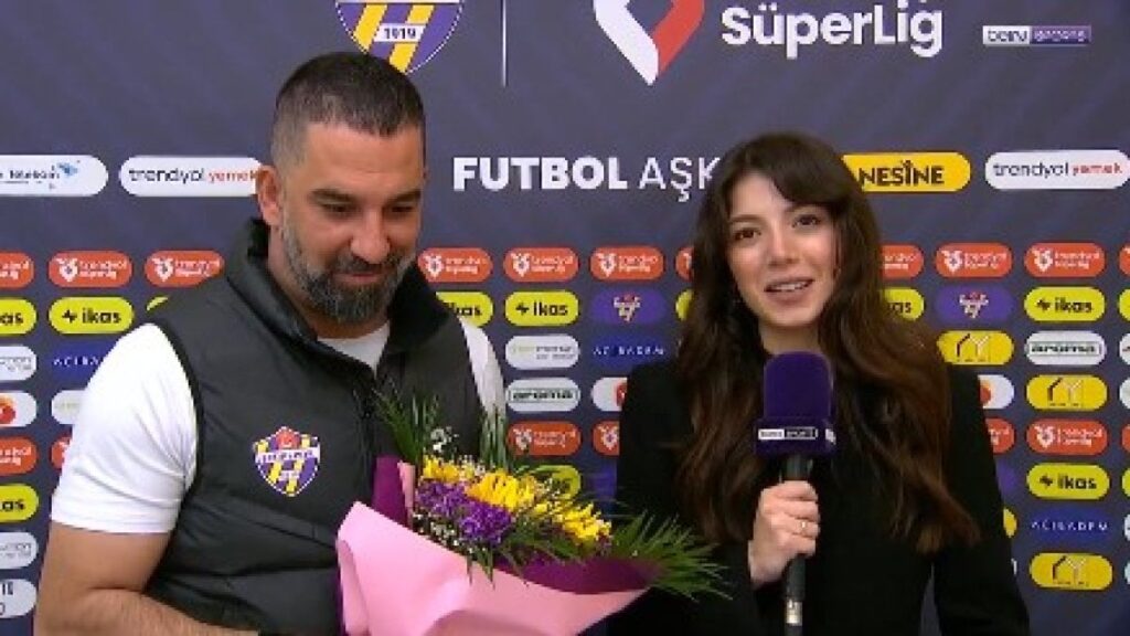 Arda Turan’dan beIN Sports muhabiri Nur Bilge’ye jest