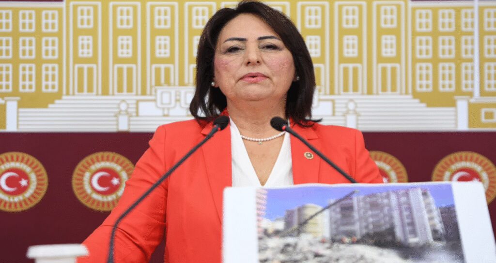 Depremzede vatandaşa bir darbe de DASK ve sigorta şirketlerinden!