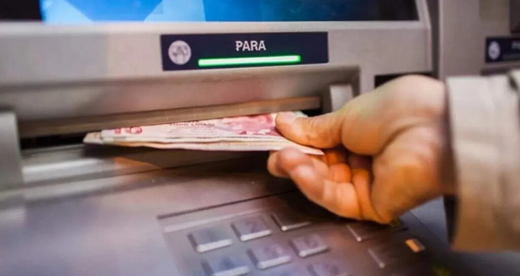 Emeklilerin hesaplarına bugün 4 bin lira yatırılacak