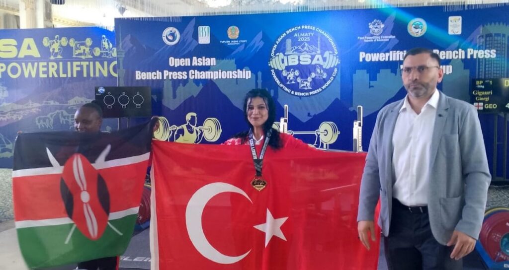 Gülistan Özdemir’den iki dünya rekoru