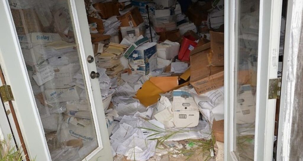 Hastalara yanlış teşhis koyarak sigorta şirketlerini dolandıran doktora 10 yıl hapis