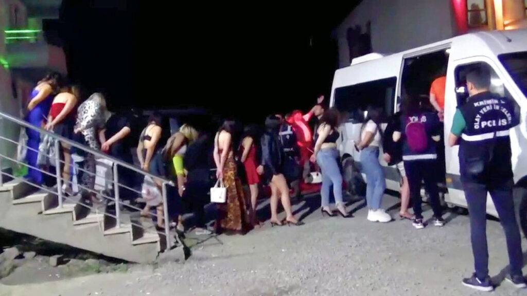 Iğdır’da fuhuş operasyonu: 107 kadın sınır dışı edildi