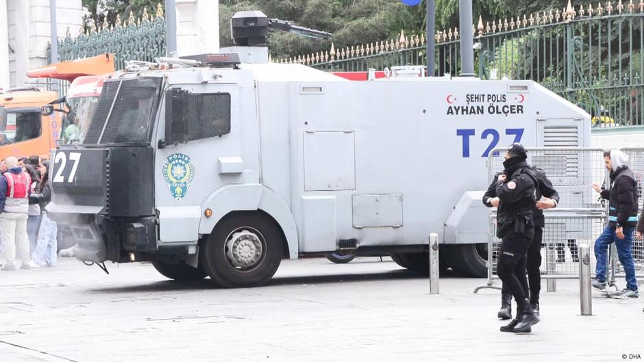 İstanbul’da 1 Mayıs: 300 kişi gözaltında