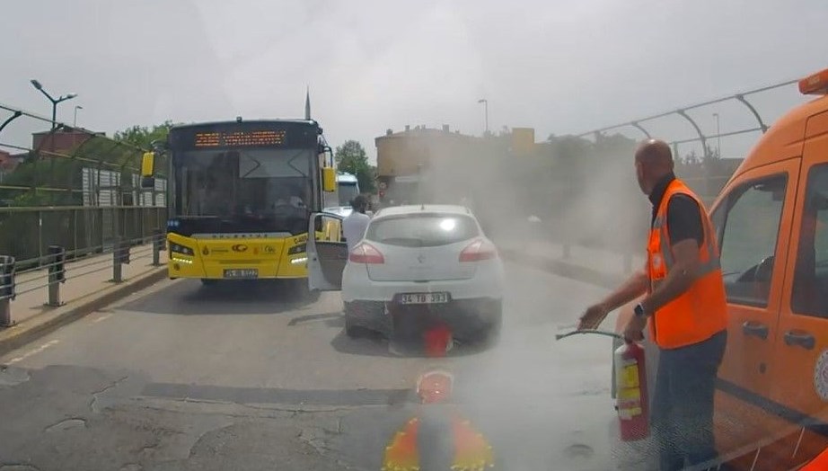 İstanbul’da bıçaklı sürücüye yangın tüpüyle müdahale