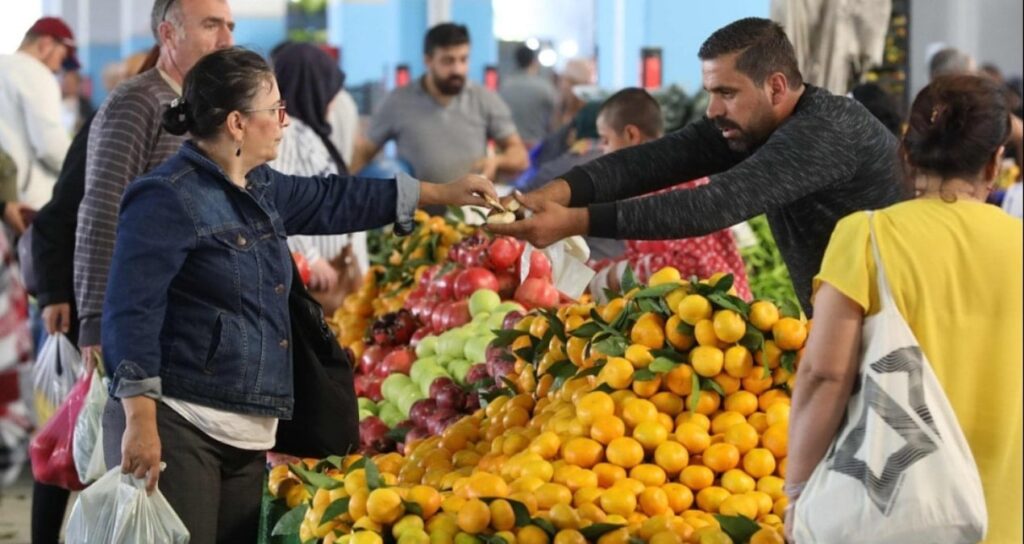 Milyonlar karın tokluğuna bile çalışmıyor