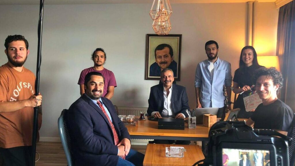 Sırrı Süreyya Önder rol aldığı filmi izleyemedi