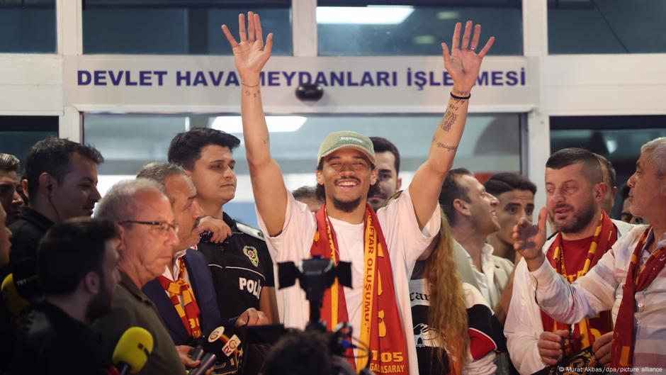 Alman millî futbolcu Leroy Sane Galatasaray’da