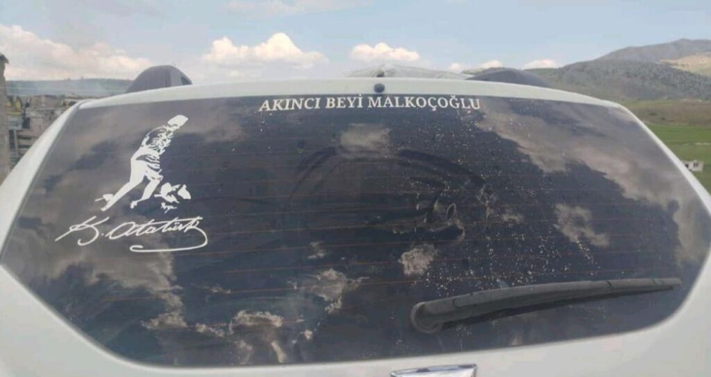 Atatürk sevgisine ceza
