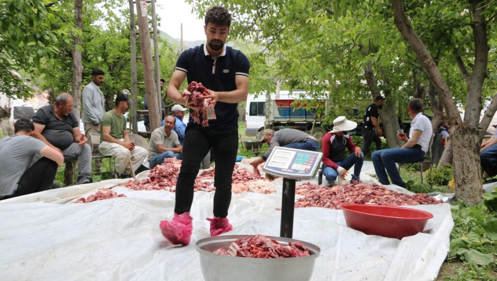 Hakkari’deki köyde asırlık bayram geleneği