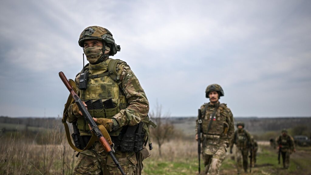 Kiev rejiminin saldırılarına karşılık Ukrayna’daki bir hava üssüne yoğun saldırı düzenlendi