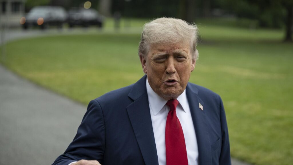 Trump, yeniden kendi istihbaratını yalanladı: Ne söylediklerini umursamıyorum