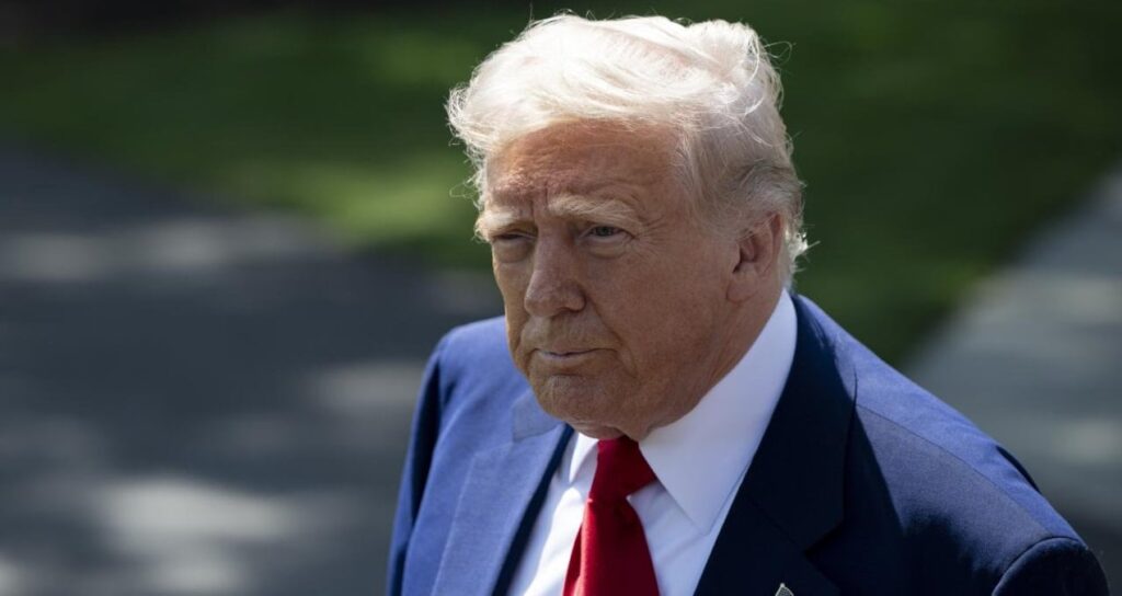 Trump’tan benzinli araç yasağını iptal eden düzenlemeyi imzaladı