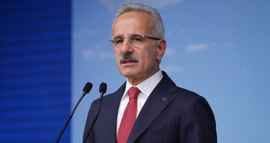 Türk Boğazları’ndan uğraksız geçen gemilerden alınan ücrete zam