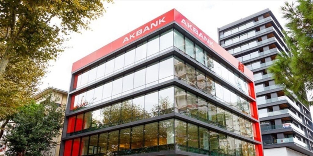Akbank’ın yılın yarısında yaptığı kar dudak uçuklattı