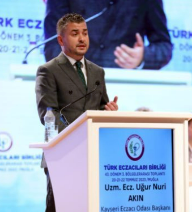 Eczacı Odası Başkanı’ndan ERÜ’ye Tepki: “Atatürk’ü Anmak Kimin Zoruna Gitti?”