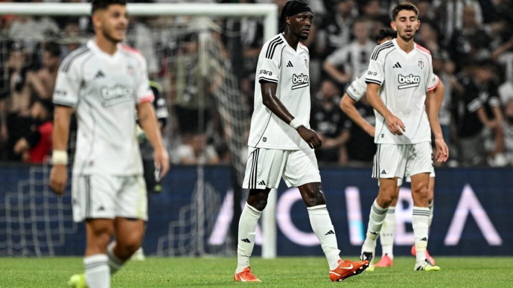 Beşiktaş Polonya’da tur arıyor