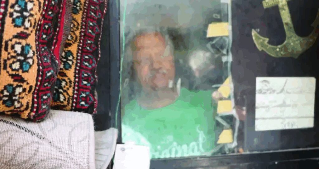 İzmir’de ilginç olay! Zabıta, dükkanı esnaf içerdeyken mühürledi