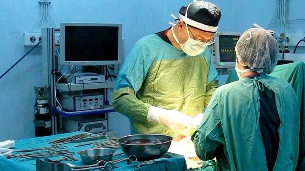 Konya’da sağlık skandalı: Hastasından ameliyat parası isteyen doktora gözaltı!