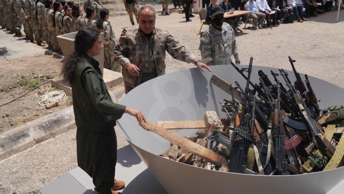 “Silah yakma töreni  tiyatro,PKK talepleri istiyor”