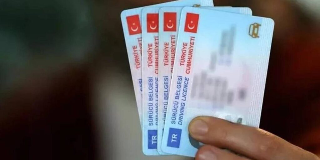 SON DAKİKA! Ehliyet yenileme tarihi uzatıldı
