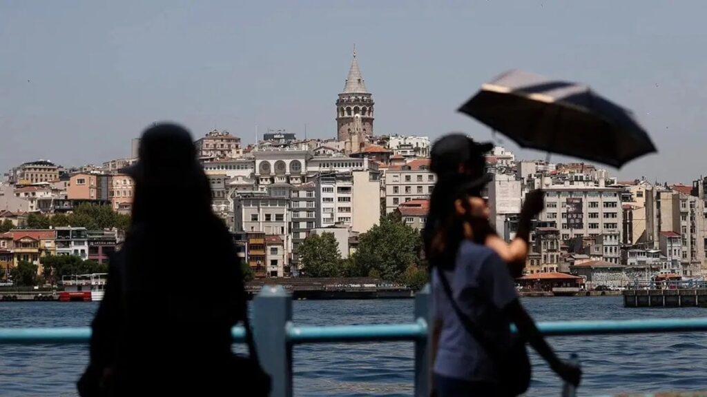 Yaz sıcağında cilt sağlığı için doğru seçimler! Uzmanlar uyarılarını sıraladı