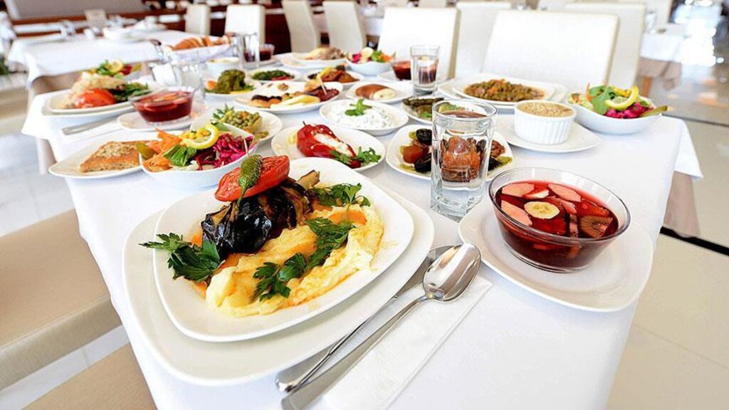 Yemek turizmi için dünyanın en iyi 10 şehri belirlendi: Türkiye’den de bir şehir var