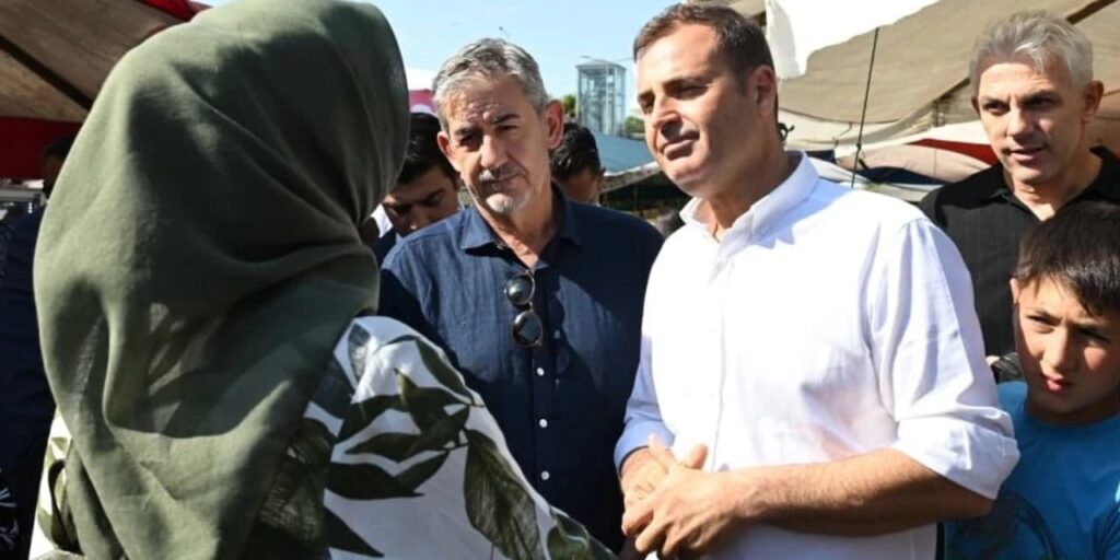 AKP’ye geçeceği iddia edilen Ahmet Akın halk pazarında konuştu