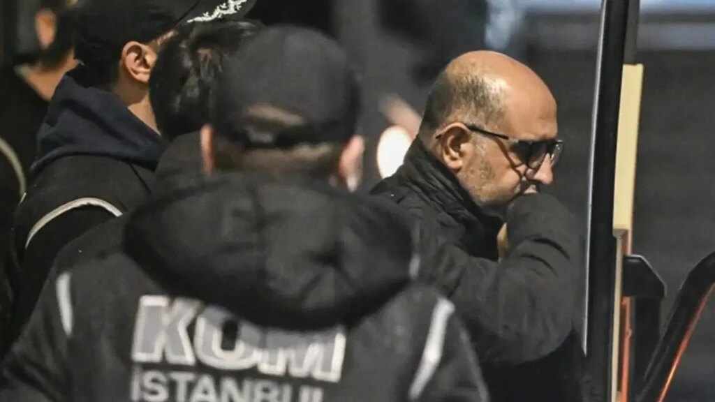 Aziz İhsan Aktaş’ın ev hapsi kaldırıldı… CHP’den ilk tepki: ‘Bu karar siyasi bir kumpasın kanıtıdır!’