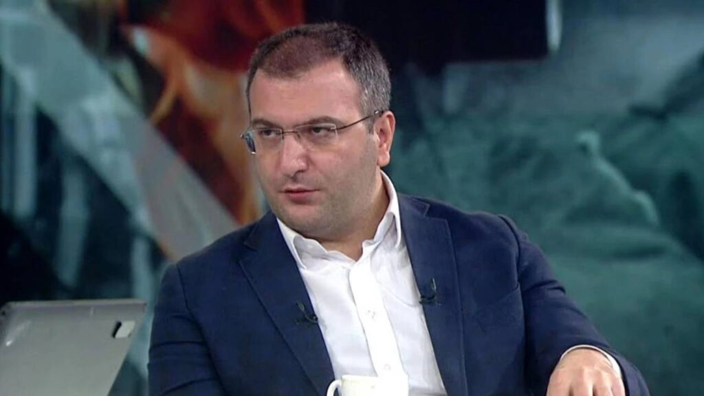 Cem Küçük, iktidara ekonominin durumunu anlattı: ‘Tozpembe tablo olsa ben de çizerdim ama’