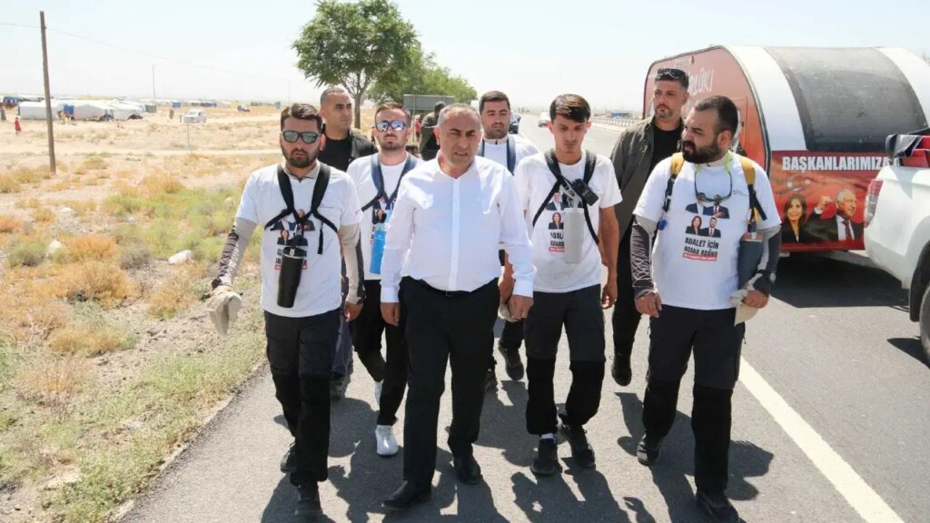 Gençler Adana’dan Silivri’ye ‘özgürlük’ yürüyüşünde… Zeydan Karalar’dan mesaj var!
