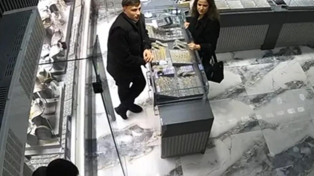 Güzellik uzmanının sahte altın oyunu! WhatsApp grubu ortaya çıkardı