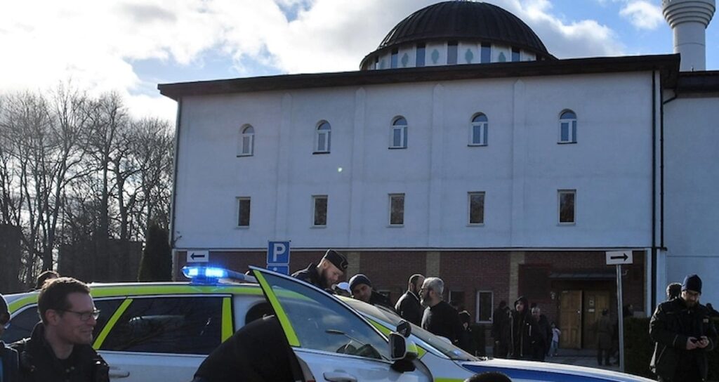 İsveç’te cami yakınlarında ateş açıldı: 2 kişi yaralandı