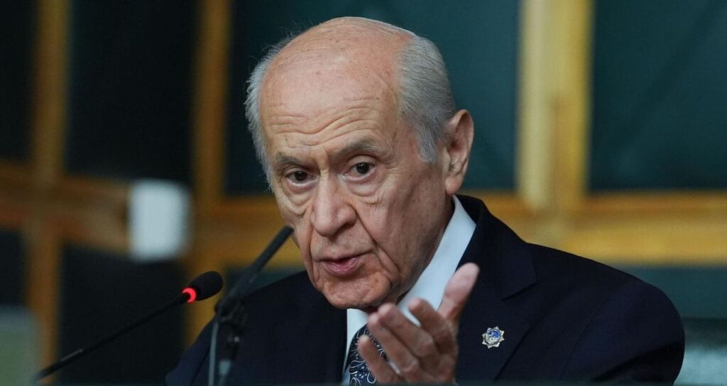 Skandallar art arda patladı: Bahçeli’nin yardımcısından ilginç diploma çağrısı