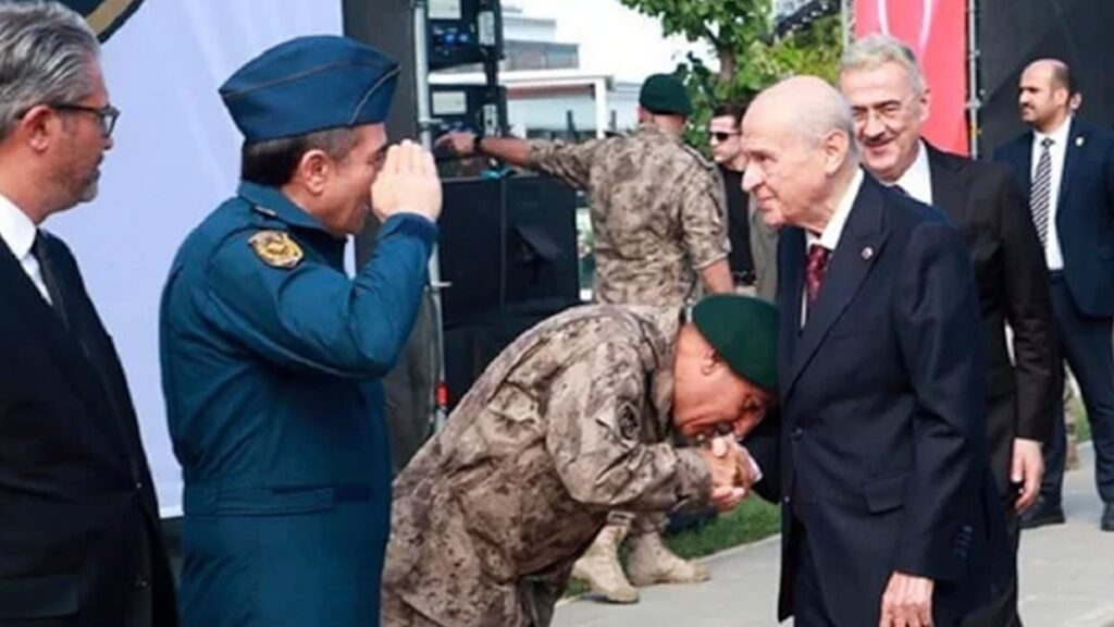 Babasını değil, Bahçeli’nin elini öpmüştü… Getirildiği mevki şoke etti!
