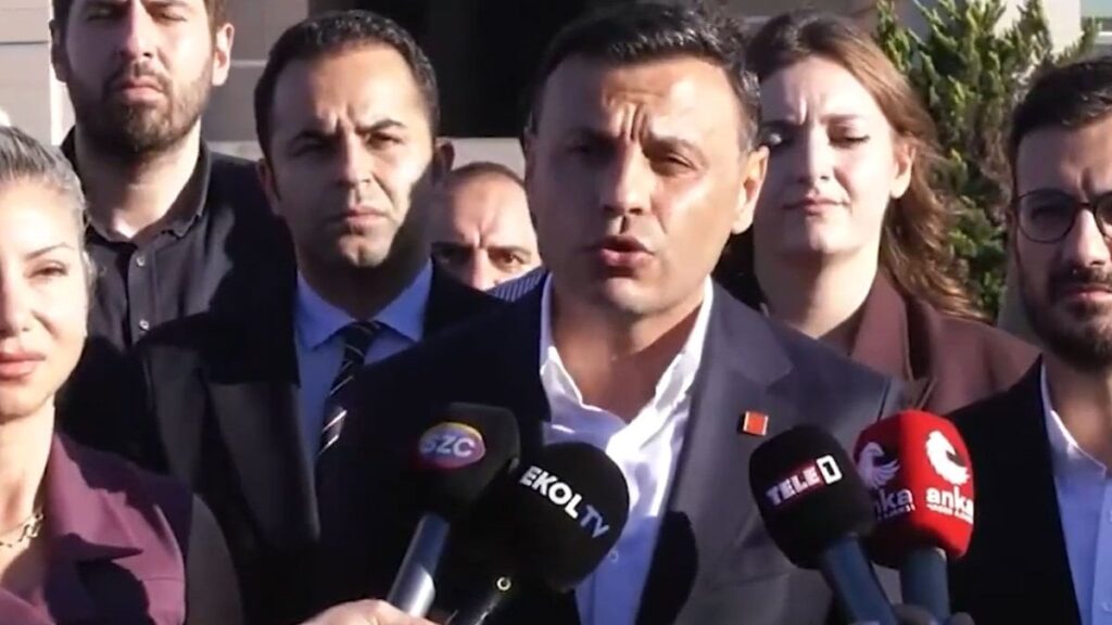 ‘Meclis üyeleri ölümle tehdit ediliyor’