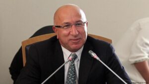 Milyarder listelerinden yakalama kararına: Turgay Ciner