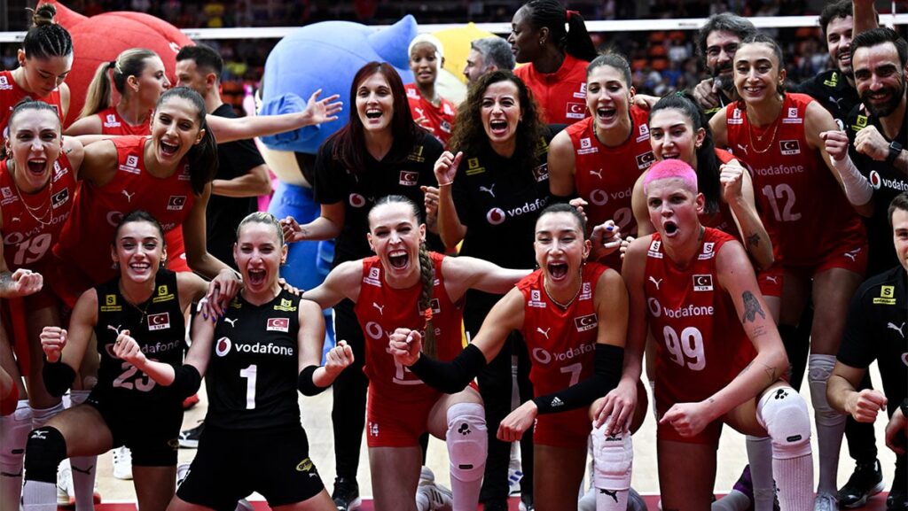 Türkiye nefesini tuttu, 15.30’u bekliyor
