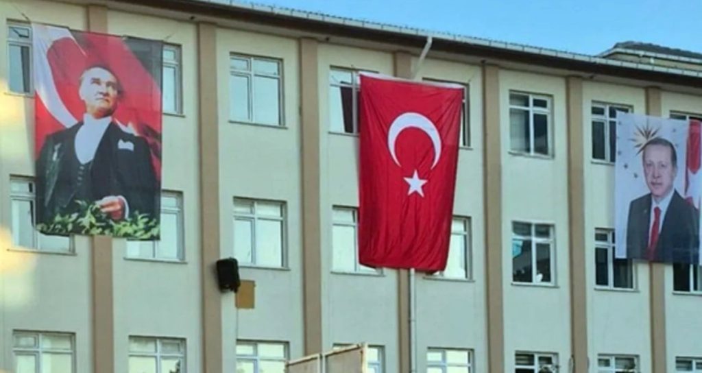 Bakan Tekin, okullardaki Erdoğan posterlerini böyle savundu