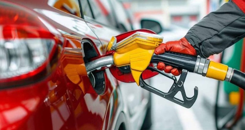 Benzin fiyatında yeni zam endişesi doğdu