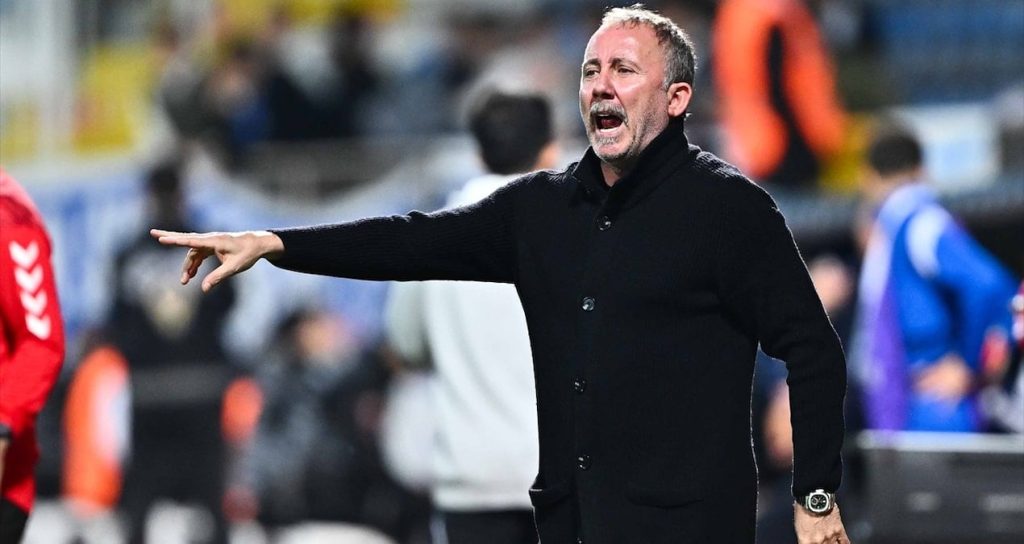 Beşiktaş taraftarından Sergen Yalçın’a büyük tepki
